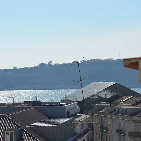 Shinning Apartman